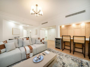 Luxurious Fully Upgraded Palm Jumeirah 2-Bed Apartment